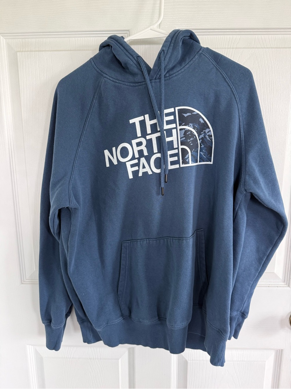 The North Face Women’s Large Blue Graphic Logo Pullover Hoodie Sweatshirt
